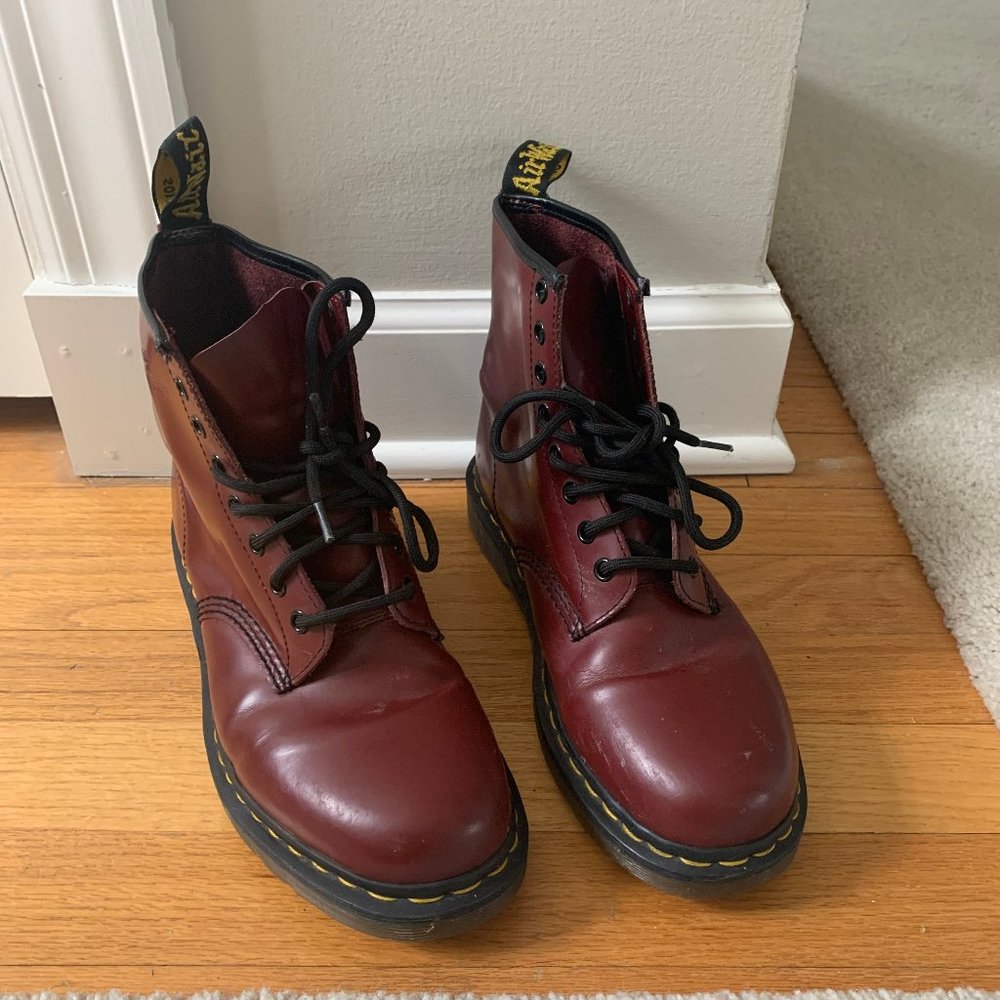Dr. Martens 1460 Lace up Boots